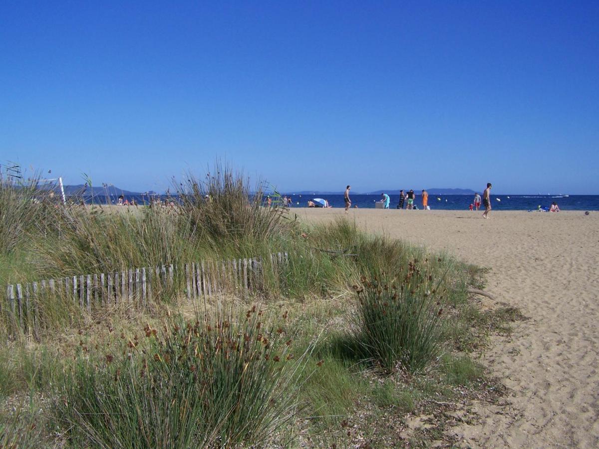 Terre Et Mer Hyeres Bagian luar foto